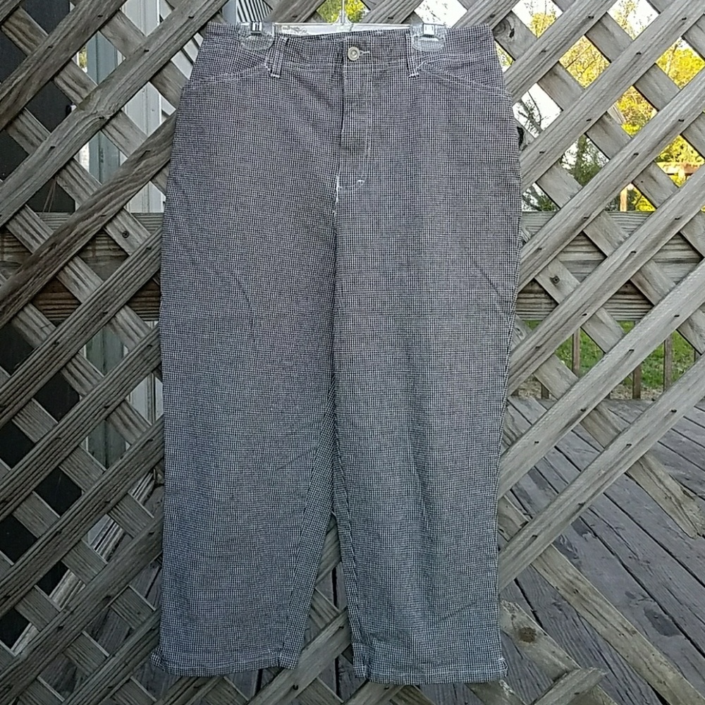 Houndstooth Capris